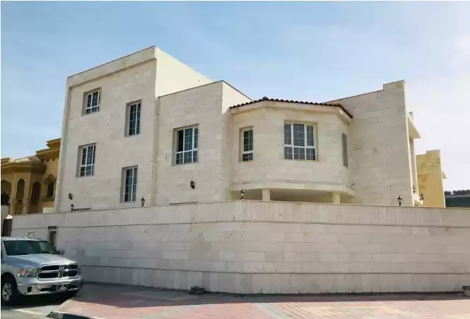 Residential Ready Property 7+ Bedrooms U/F Standalone Villa  for sale in Al Sadd , Doha #7874 - 1  image 